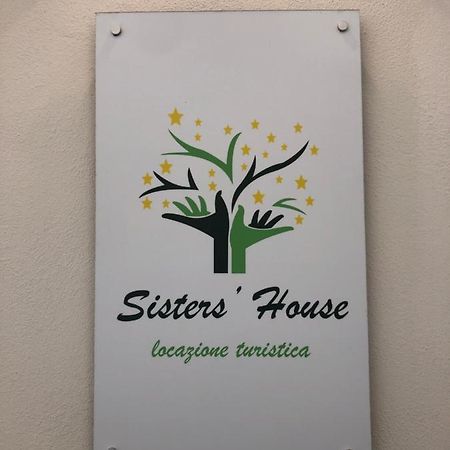 Sisters' House Daire Bari Dış mekan fotoğraf